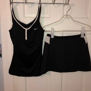 Black and white Nike tennis set